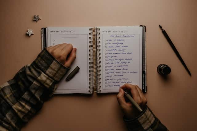 girl journaling to stop negative chatter in her head